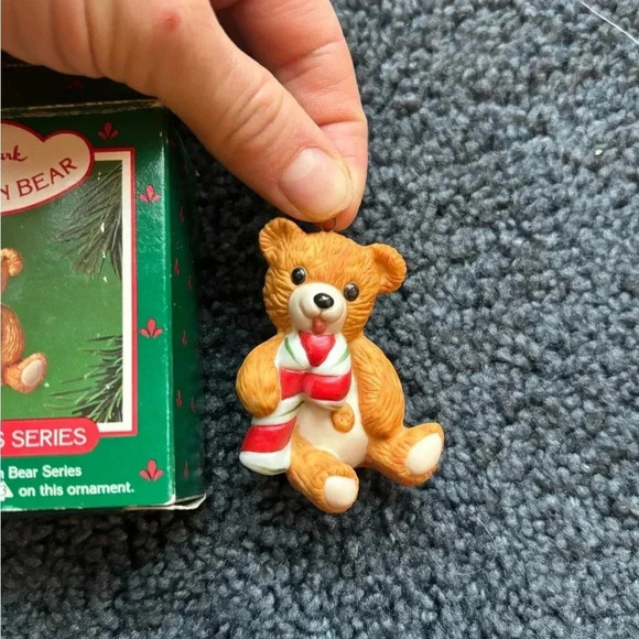 Hallmark Cinnamon Bear Candy cane Ornament Keepsake Collector Series 1985 Vintag - Picture 2 of 5